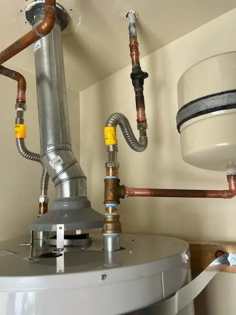 Water heater installation and plumbing repair in Lake View